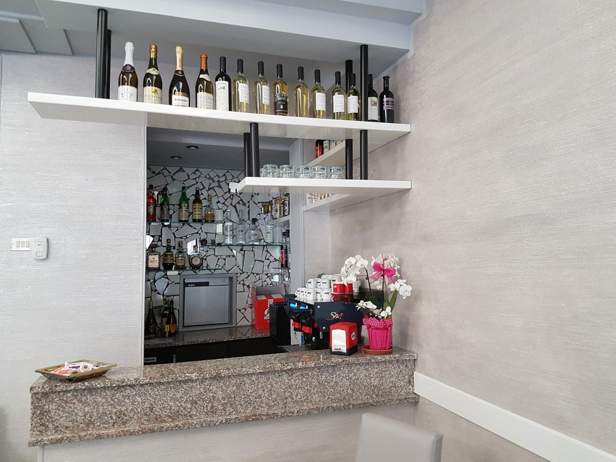 Albergo Paris Sottomarina Ngoại thất bức ảnh