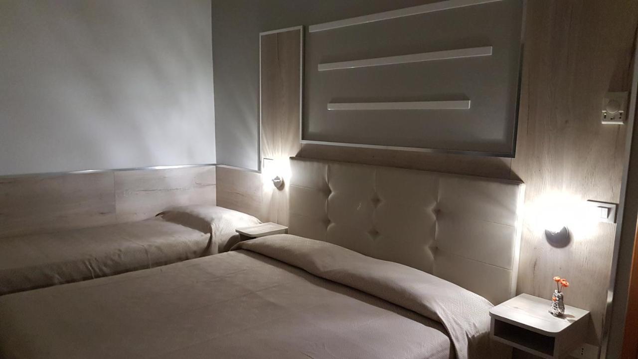 Albergo Paris Sottomarina Ngoại thất bức ảnh